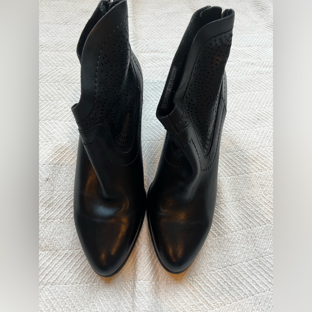 uGG leather boots